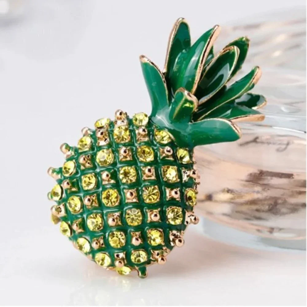 🍍LOFT Pineapple enamel and gem brooch